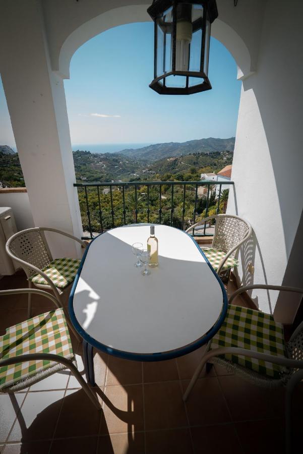 Bella Vista Apartment Frigiliana Bagian luar foto